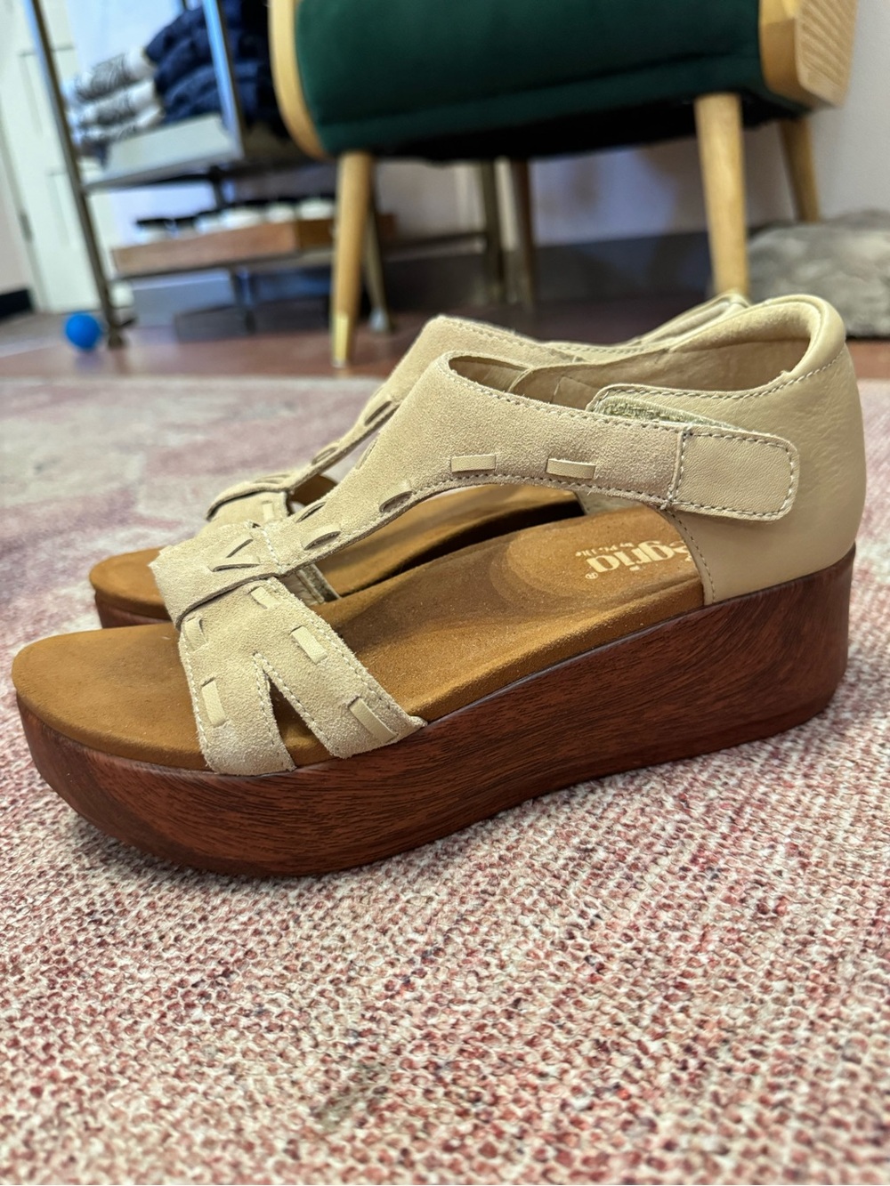 Algeria tan suede and leather platform sandals Velcro size 38 like new
